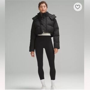 Lululemon women’s 8 , super cropped Wunder Puff jacket.